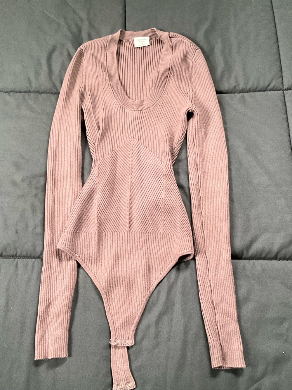 Abercrombie & Fitch Ribbed Long Sleeve Bodysuit in Mauve / Light Maroon